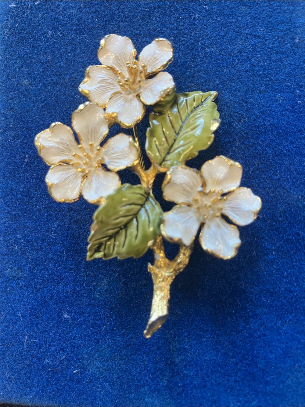 Vintage MCM White Floral Enamel Brooch with Green Leaves